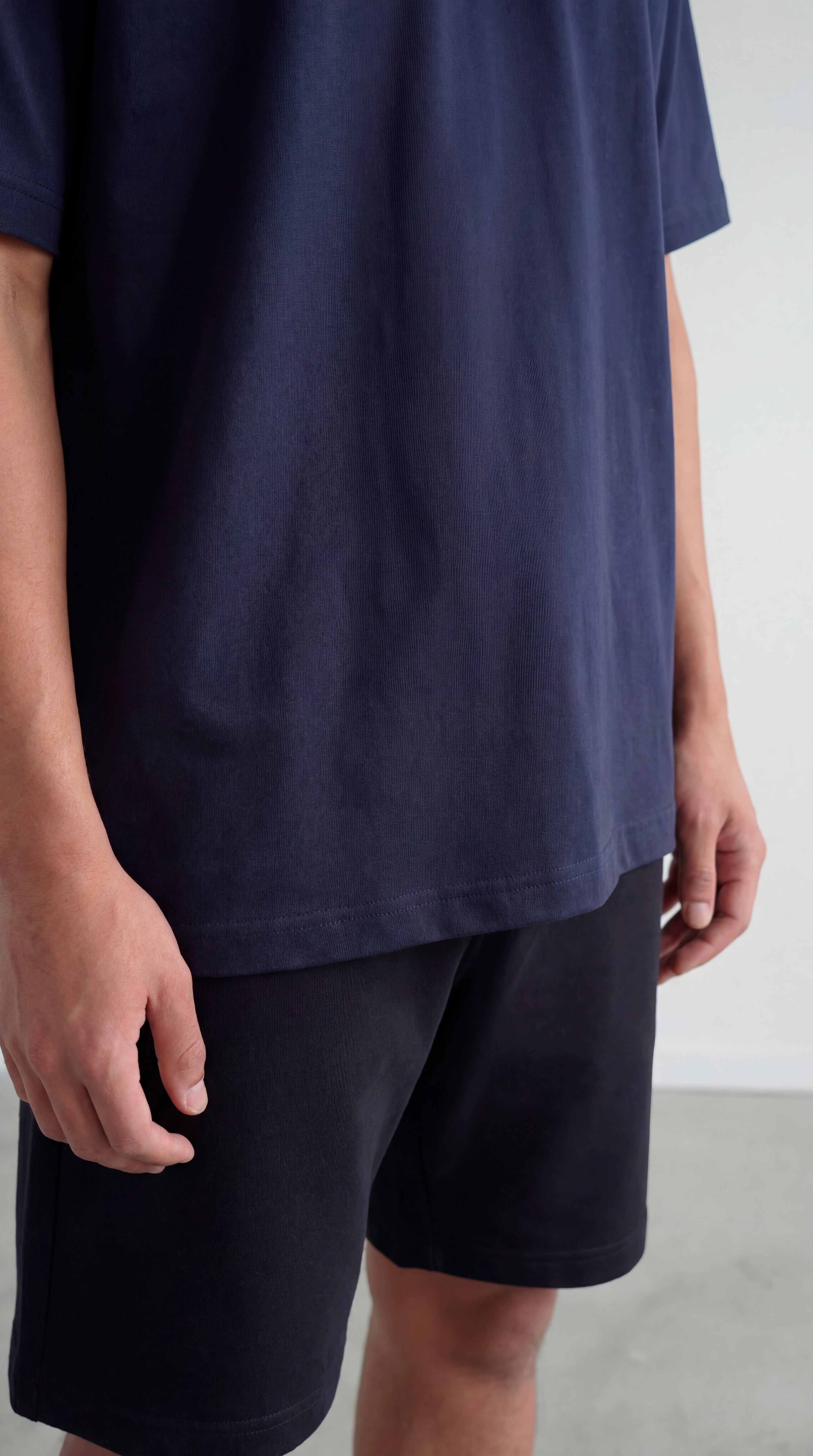 CAMISETA OVERSIZE AZUL OSCURO 250 GRAMOS.