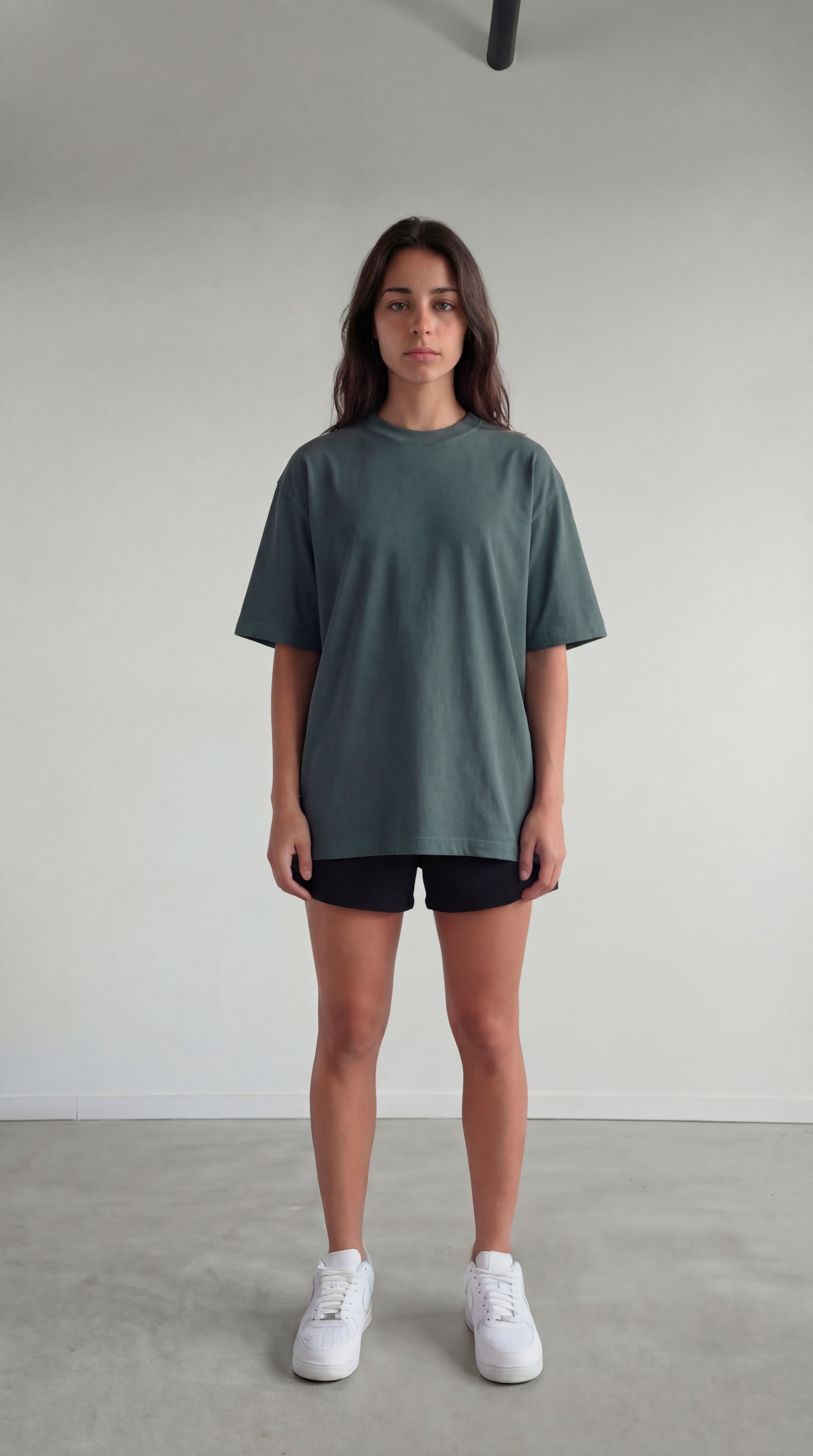 CAMISETA OVERSIZE GRIS PLOMO 250 GRAMOS.