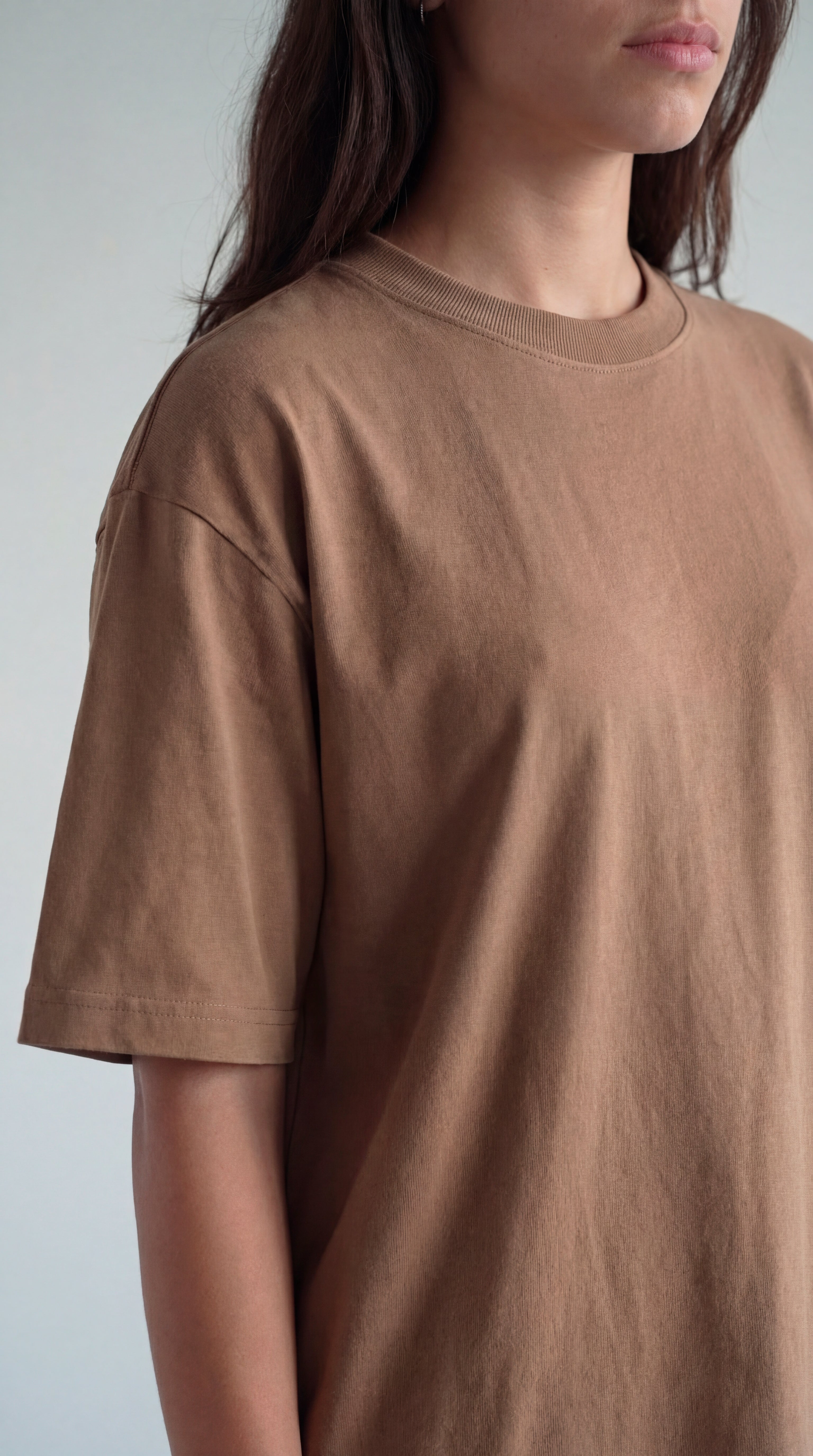 CAMISETA OVERSIZE CAFE 250 GRAMOS.