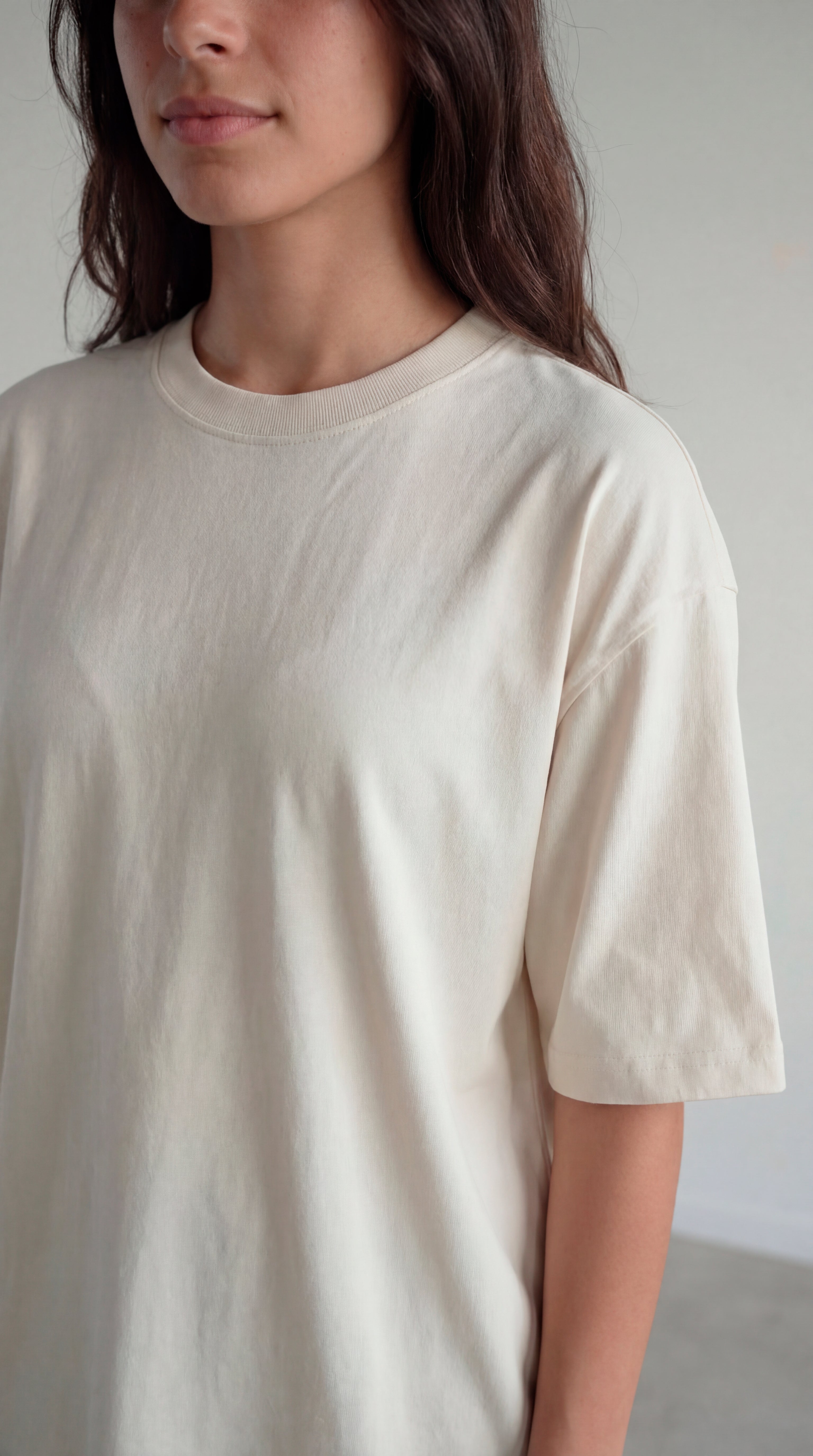 CAMISETA OVERSIZE MARFIL 250 GRAMOS.