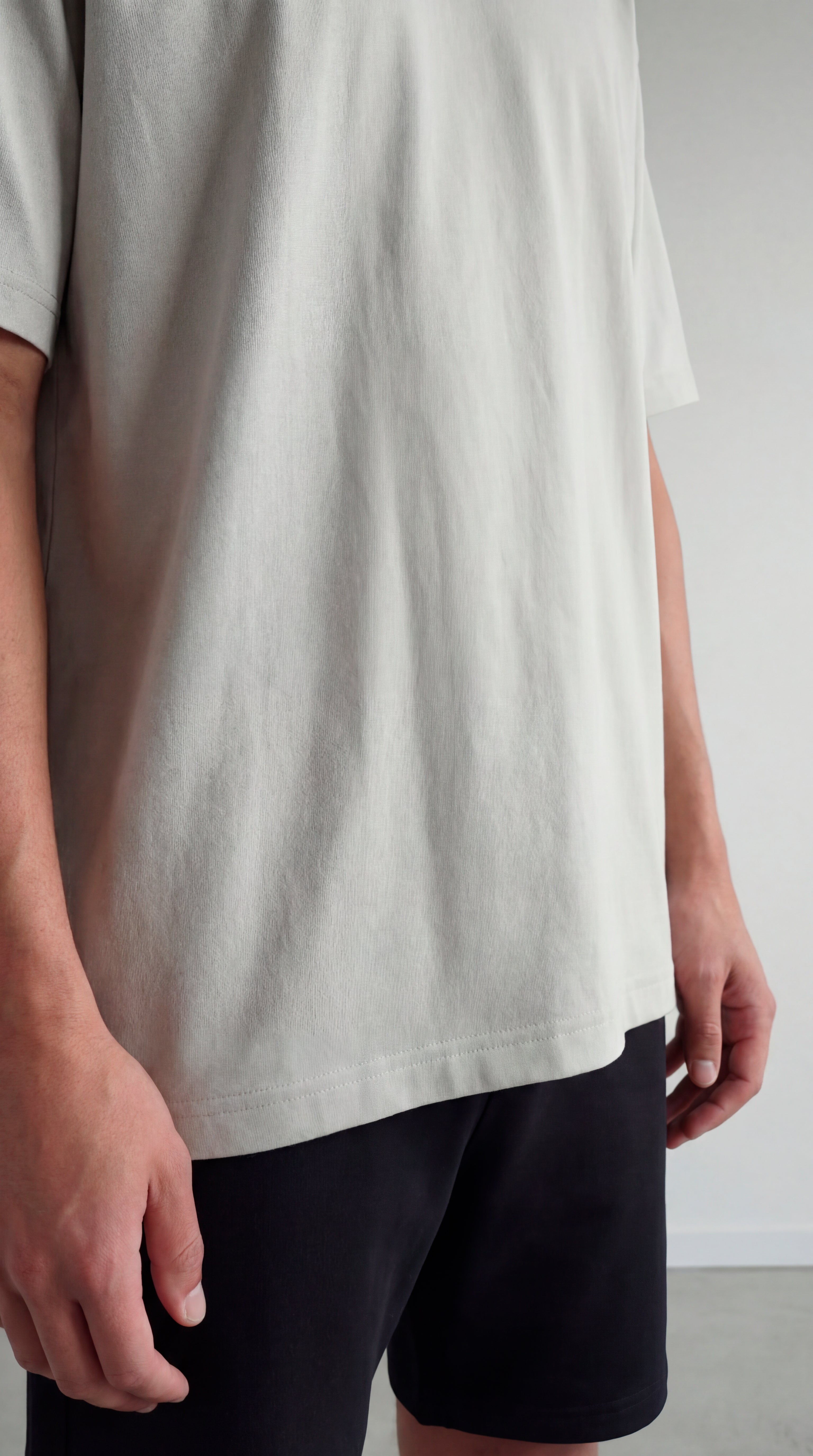 CAMISETA OVERSIZE GRIS CLARO 250 GRAMOS.
