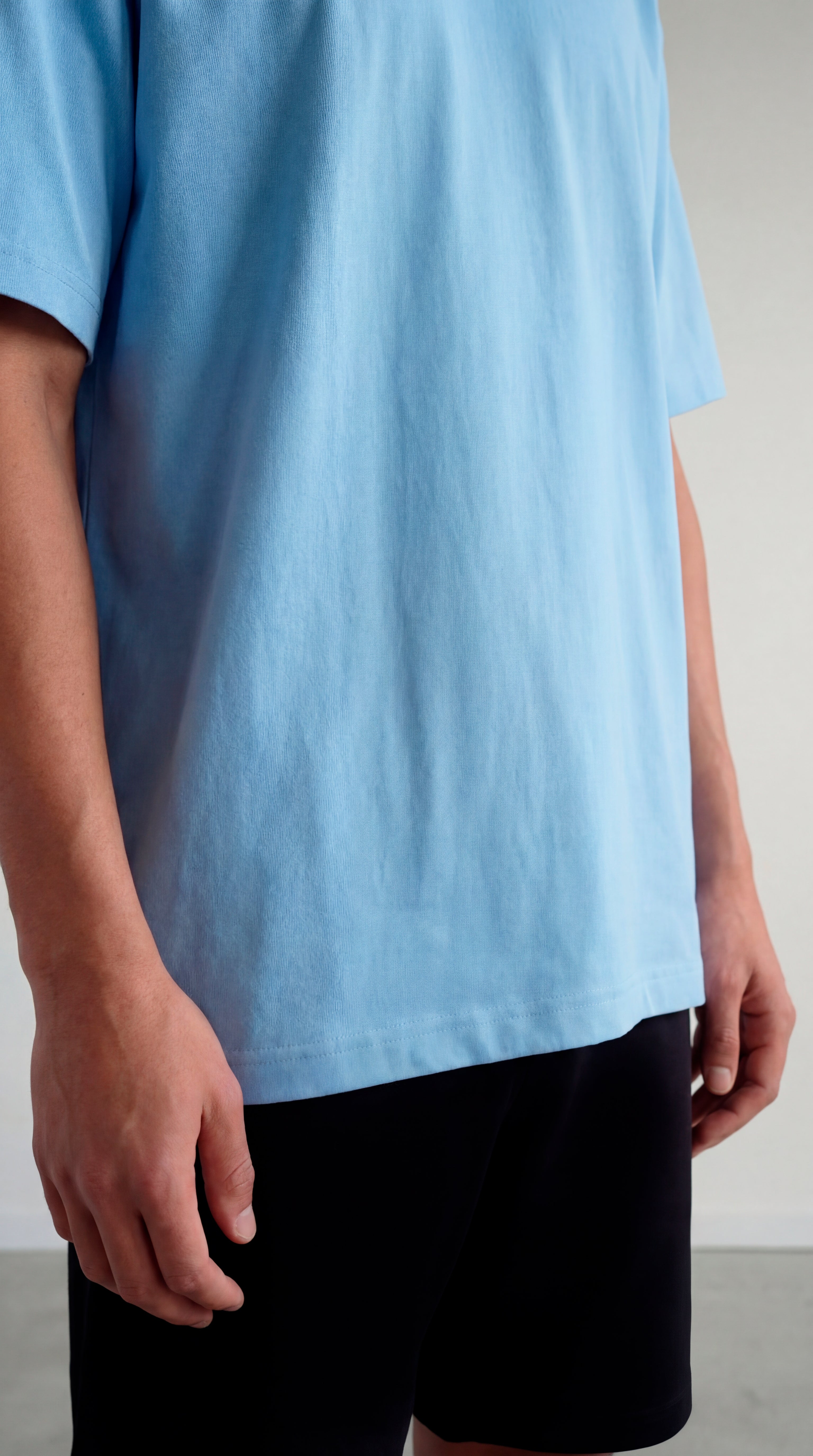 CAMISETA OVERSIZE AZUL CLARO 250 GRAMOS.