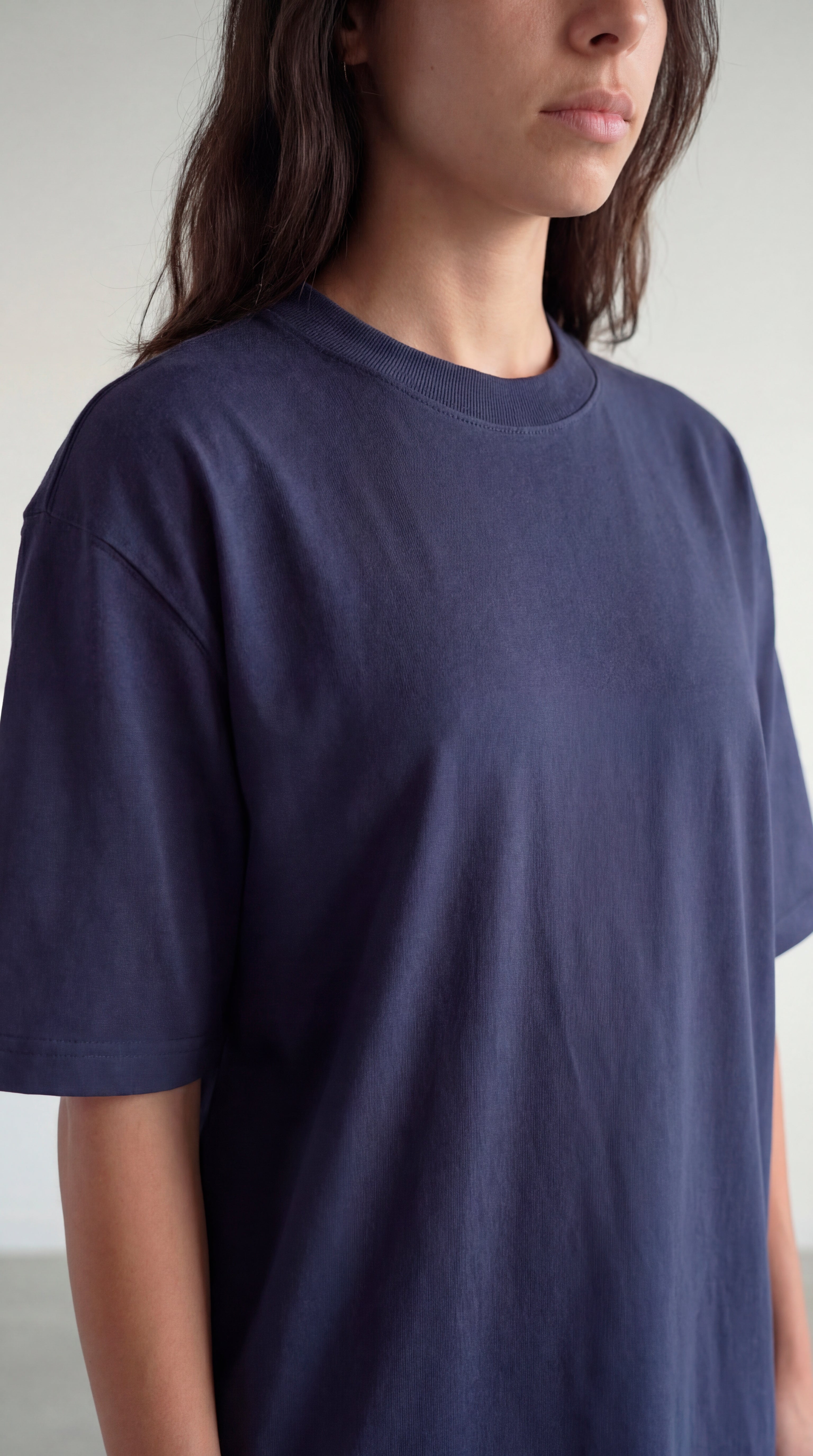 CAMISETA OVERSIZE AZUL OSCURO 250 GRAMOS.